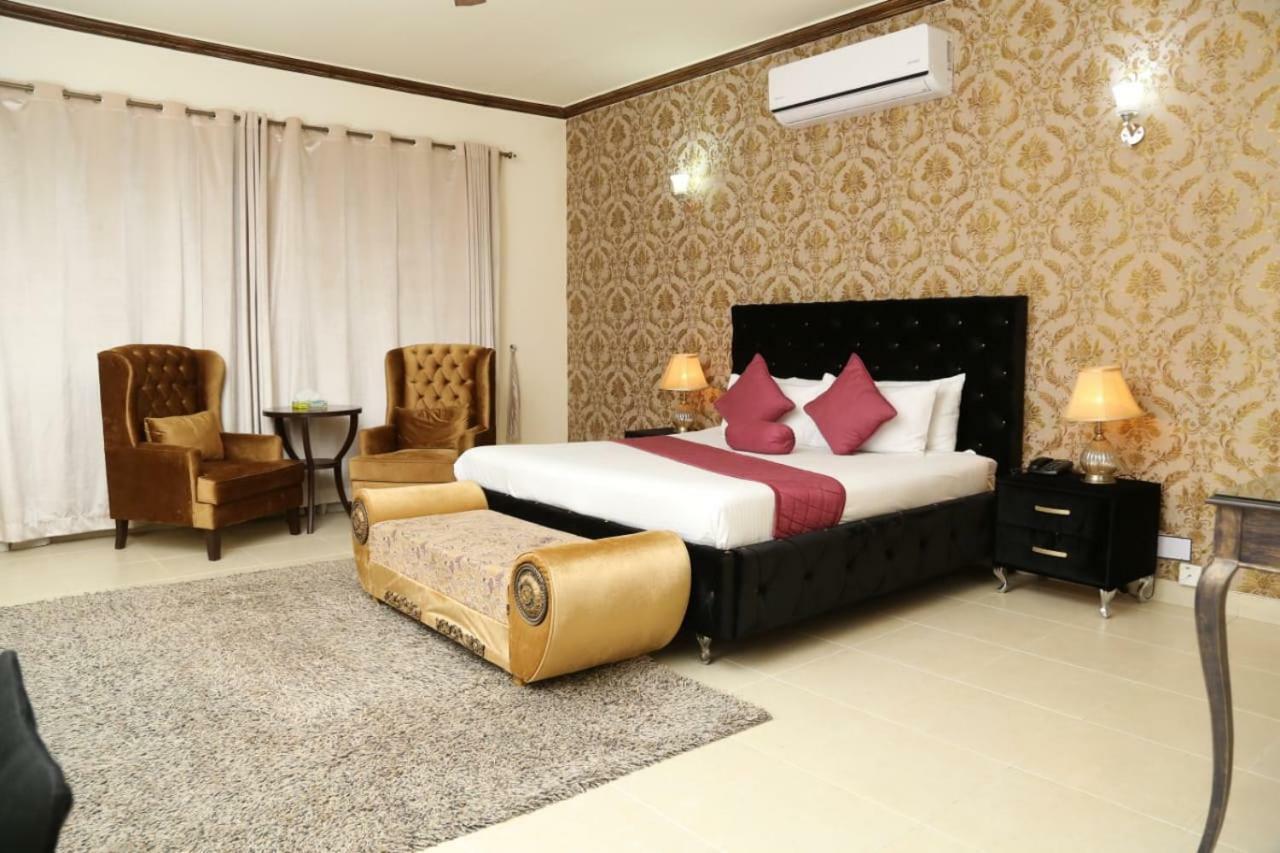Westin Suites Lahore Exterior foto